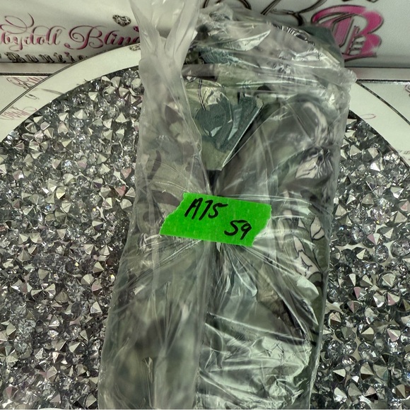 Simons t-shirt, half buttons, flowers polo Green Floral Button Down Shirt - Picture 12 of 12